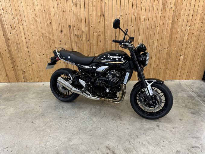 KAWASAKI Z 900 RS 4