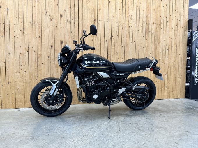 KAWASAKI Z 900 RS 4