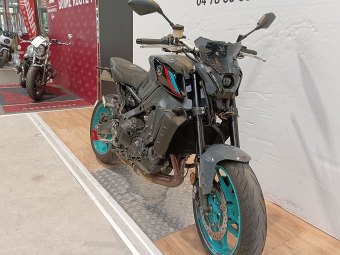 YAMAHA MT 09 4