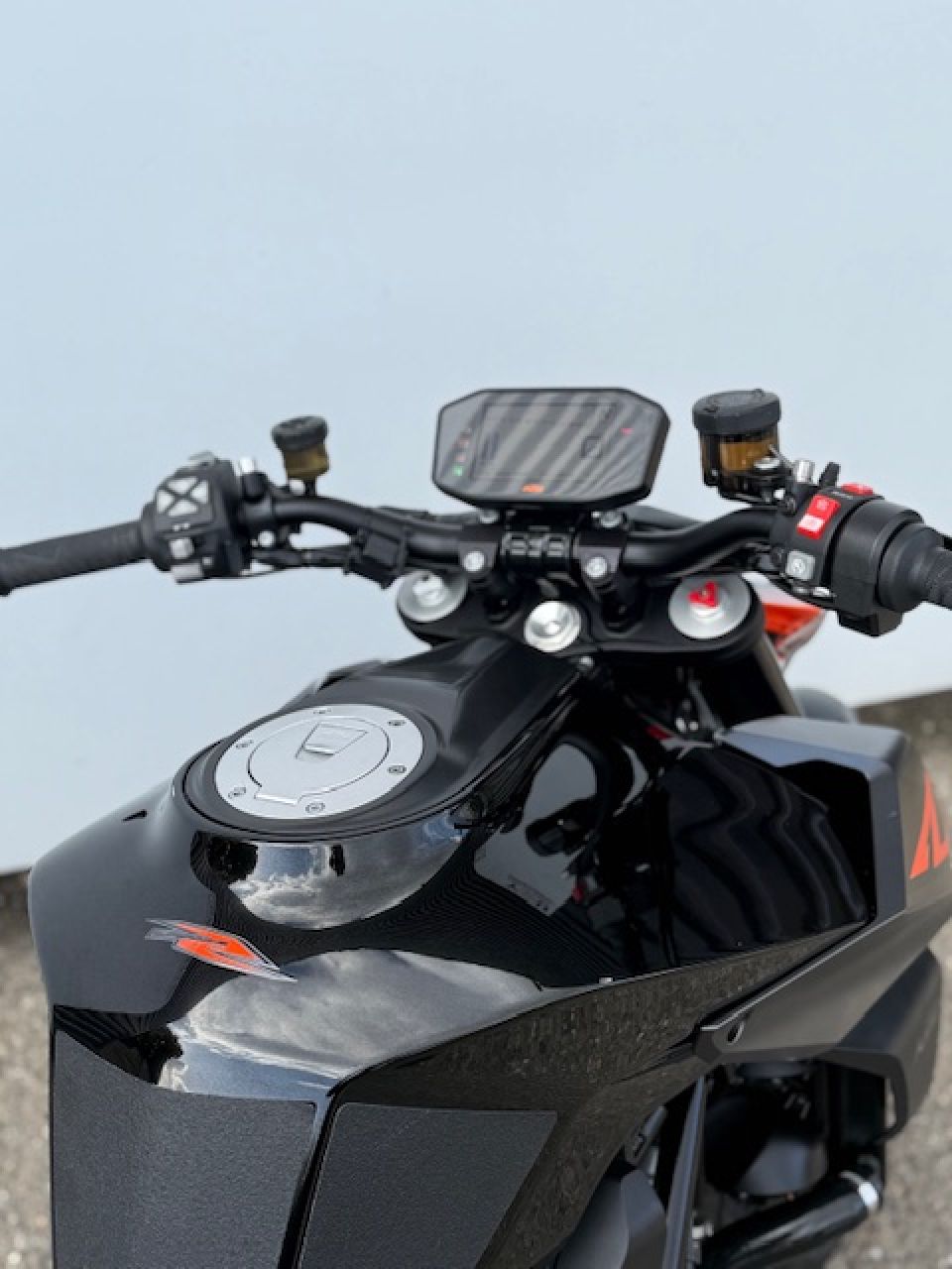 KTM 1290 SUPER DUKE R 4