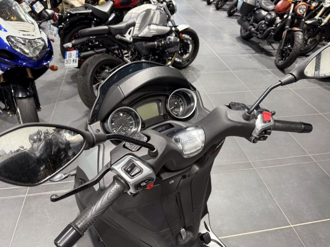 PIAGGIO MP3 300 HPE ABS ASR 4