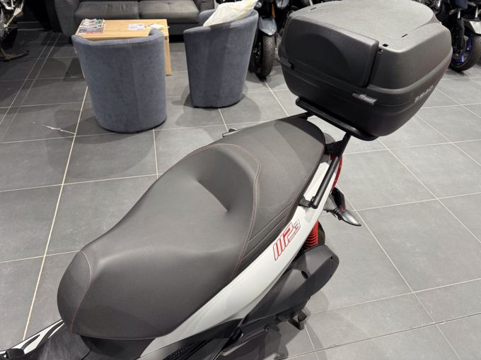 PIAGGIO MP3 300 HPE ABS ASR 4