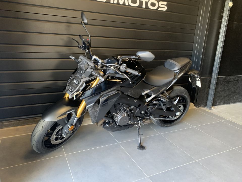 SUZUKI GSX-S 1000 4