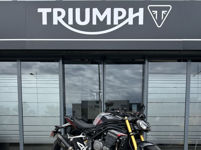 TRIUMPH SPEED TRIPLE 1200 RS 4