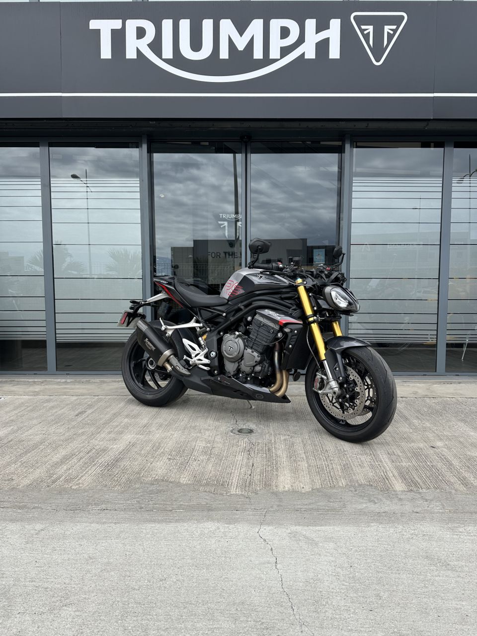 TRIUMPH SPEED TRIPLE 1200 RS 4