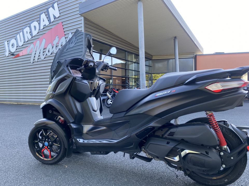 PIAGGIO MP3 400 RST SPORT 4