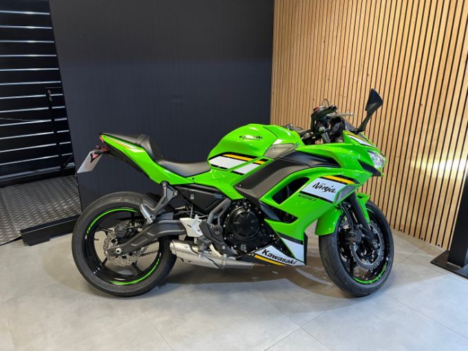 KAWASAKI NINJA 650 4