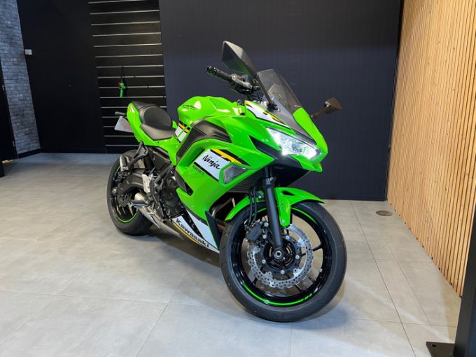 KAWASAKI NINJA 650 4