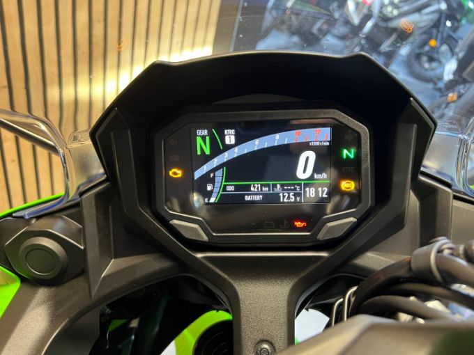 KAWASAKI NINJA 650 4