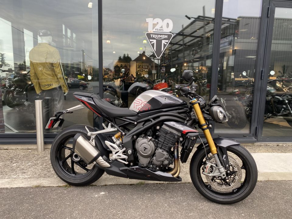 TRIUMPH SPEED TRIPLE 1200 RS 4