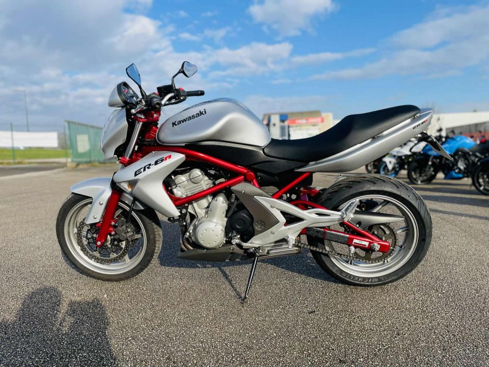 KAWASAKI ER-6 4