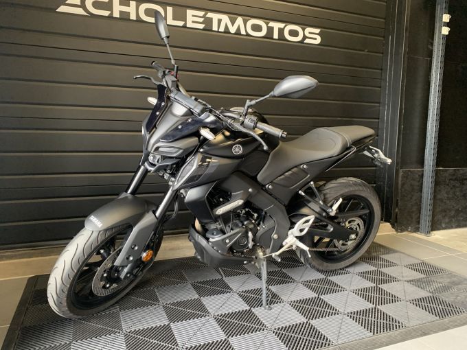 YAMAHA MT-125 4
