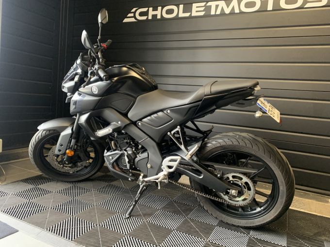 YAMAHA MT-125 4