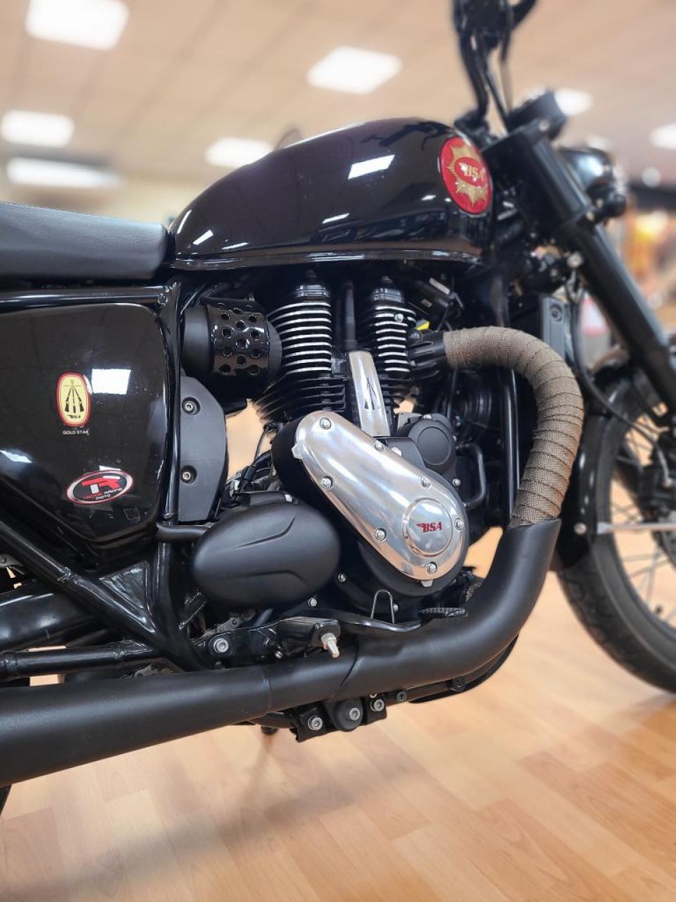 BSA BSA GOLDSTAR 650 SHADOW 4