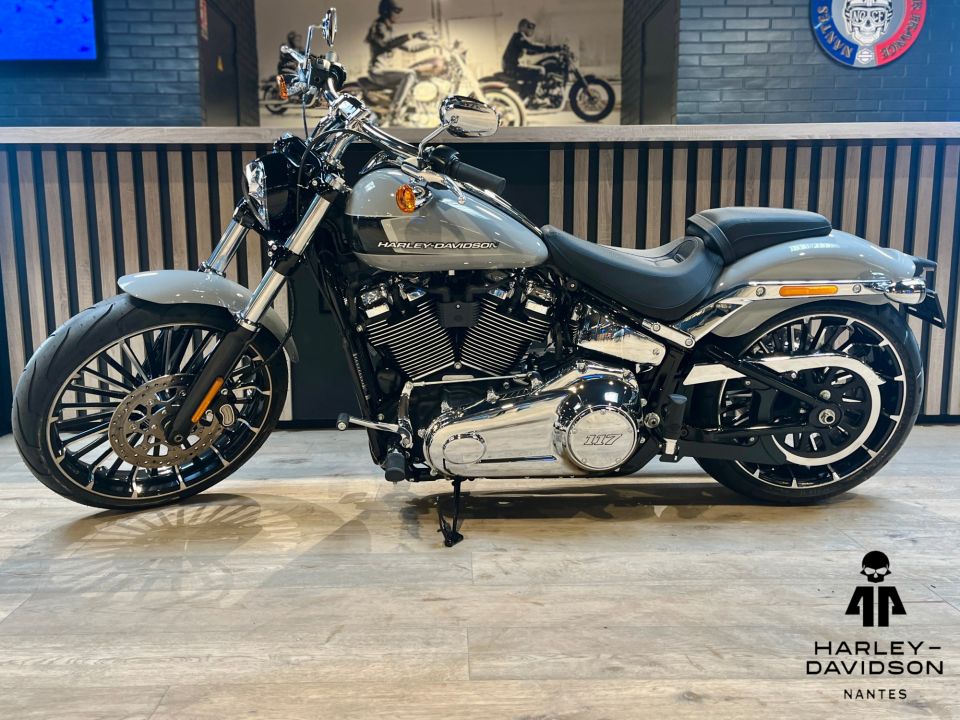 HARLEY-DAVIDSON SOFTAIL BREAKOUT 1923 4