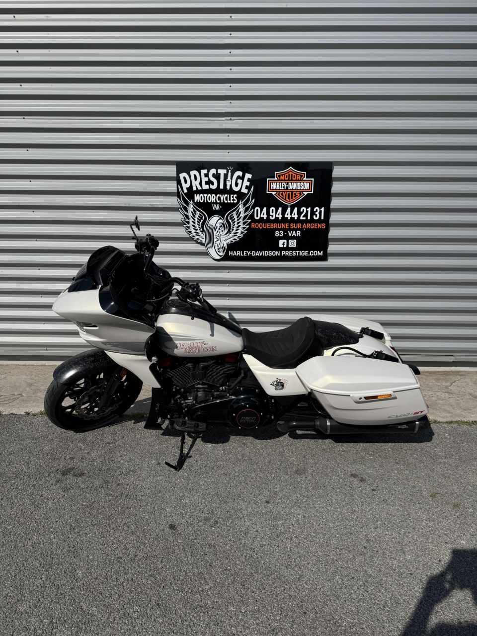 HARLEY-DAVIDSON TOURING ROAD GLIDE 1977 CVO 4