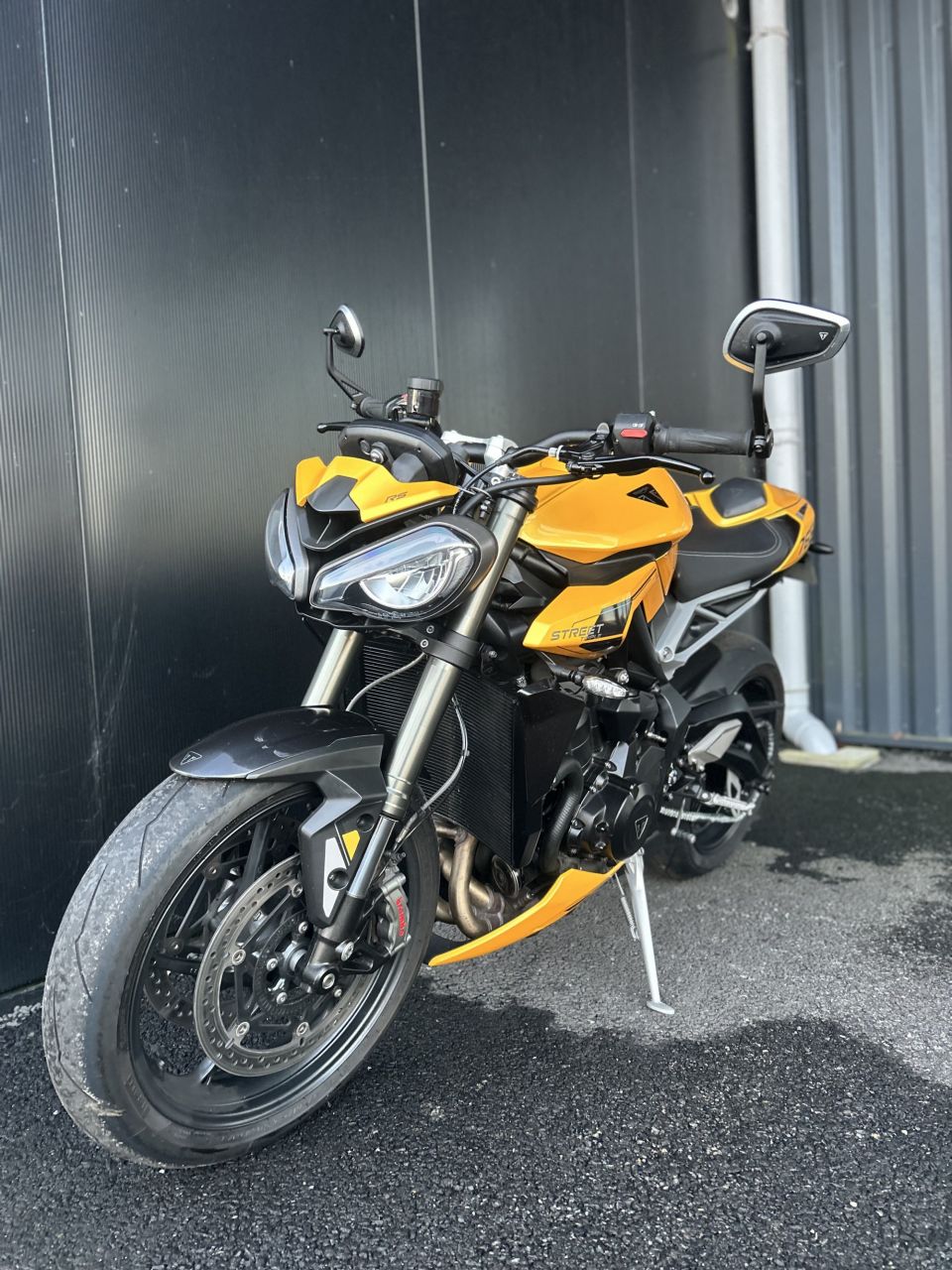 TRIUMPH STREET TRIPLE 765 RS 4