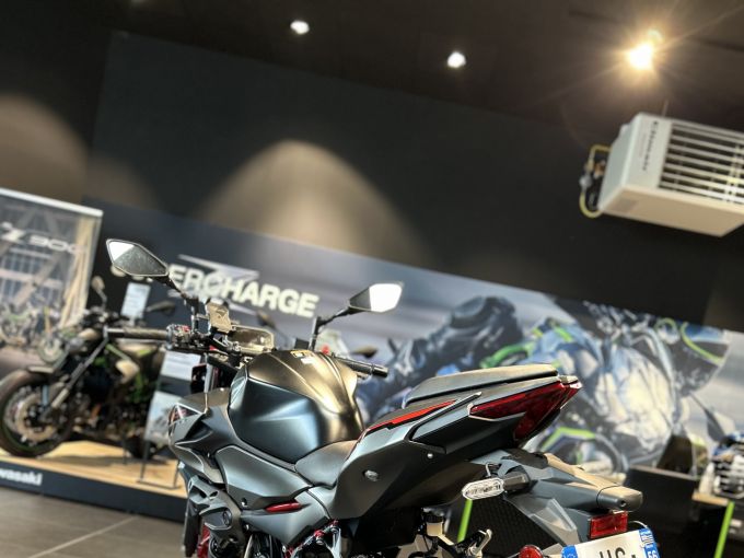 KAWASAKI Z 500 SE 4