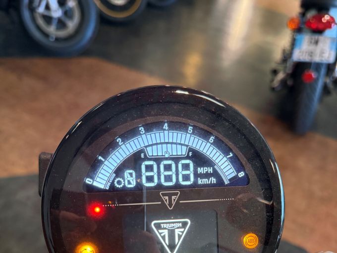 TRIUMPH SPEED TWIN 1200 4