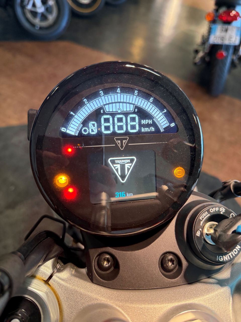 TRIUMPH SPEED TWIN 1200 4