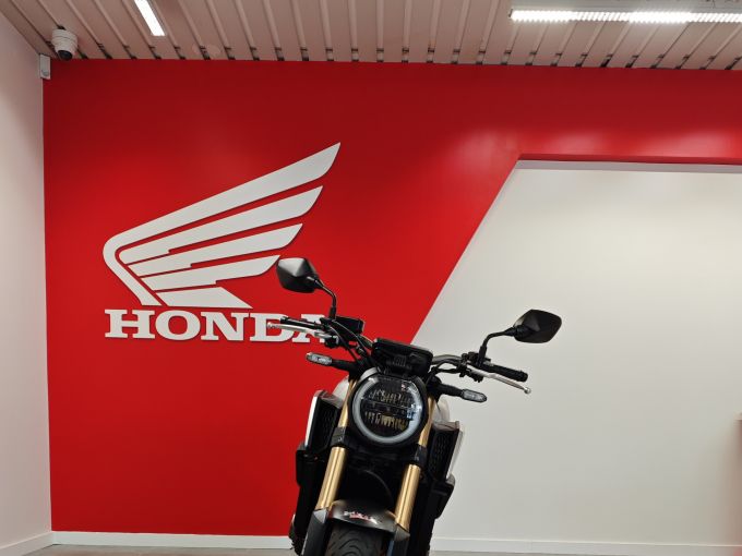 HONDA CB 650 R 4