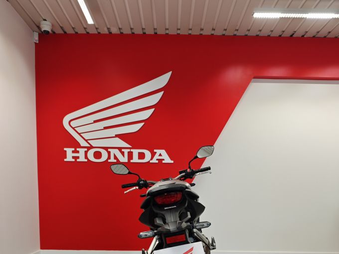 HONDA CB 650 R 4