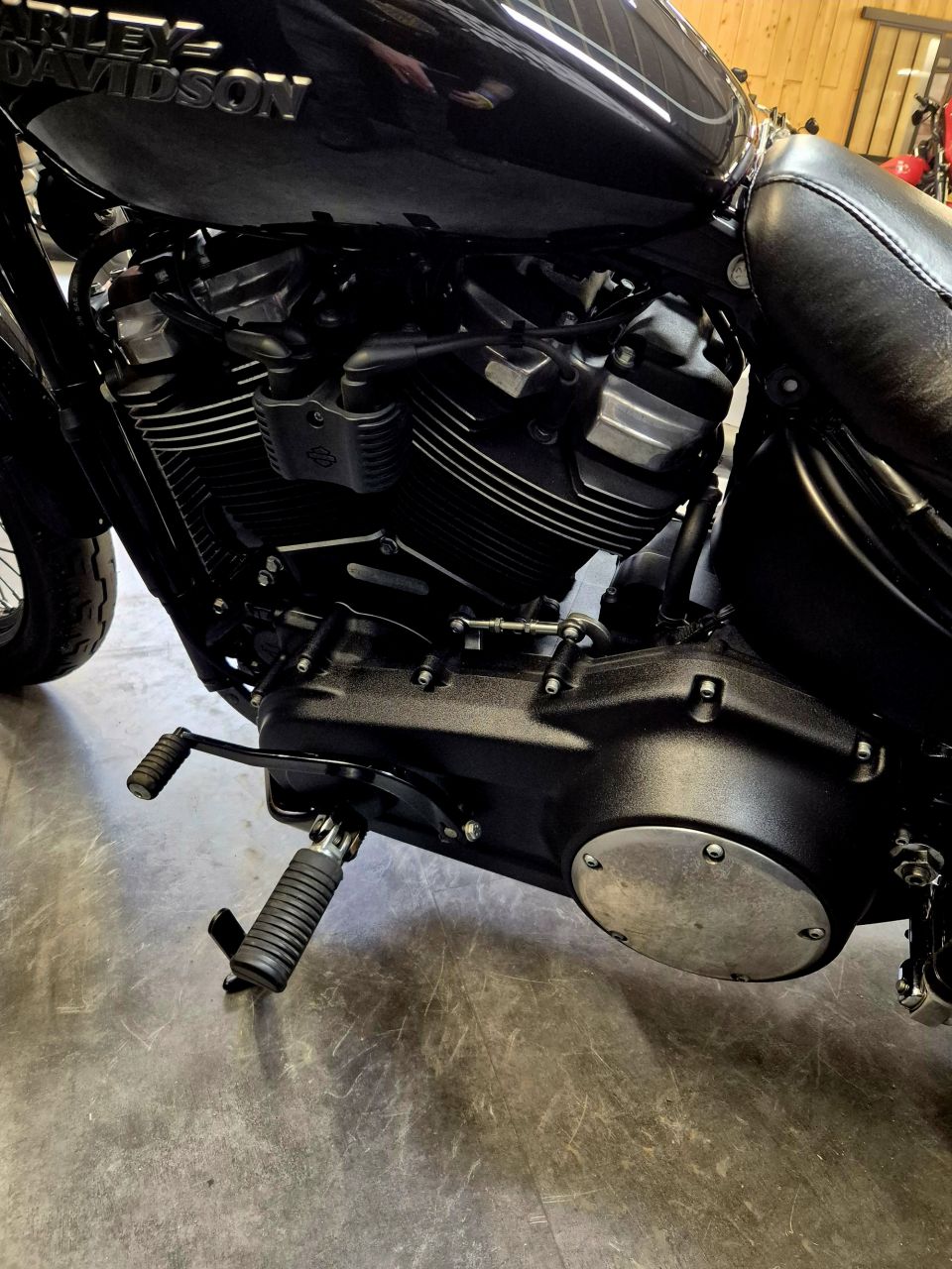 HARLEY-DAVIDSON SOFTAIL STREET BOB 1745 4