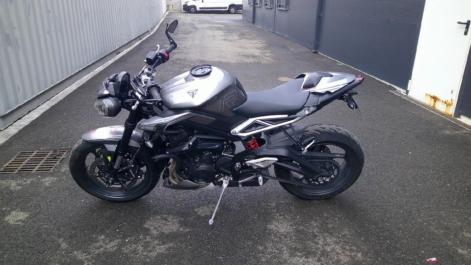 TRIUMPH STREET TRIPLE 765 R 4