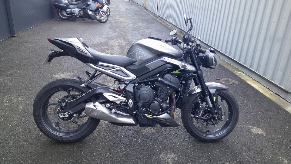 TRIUMPH STREET TRIPLE 765 R 4