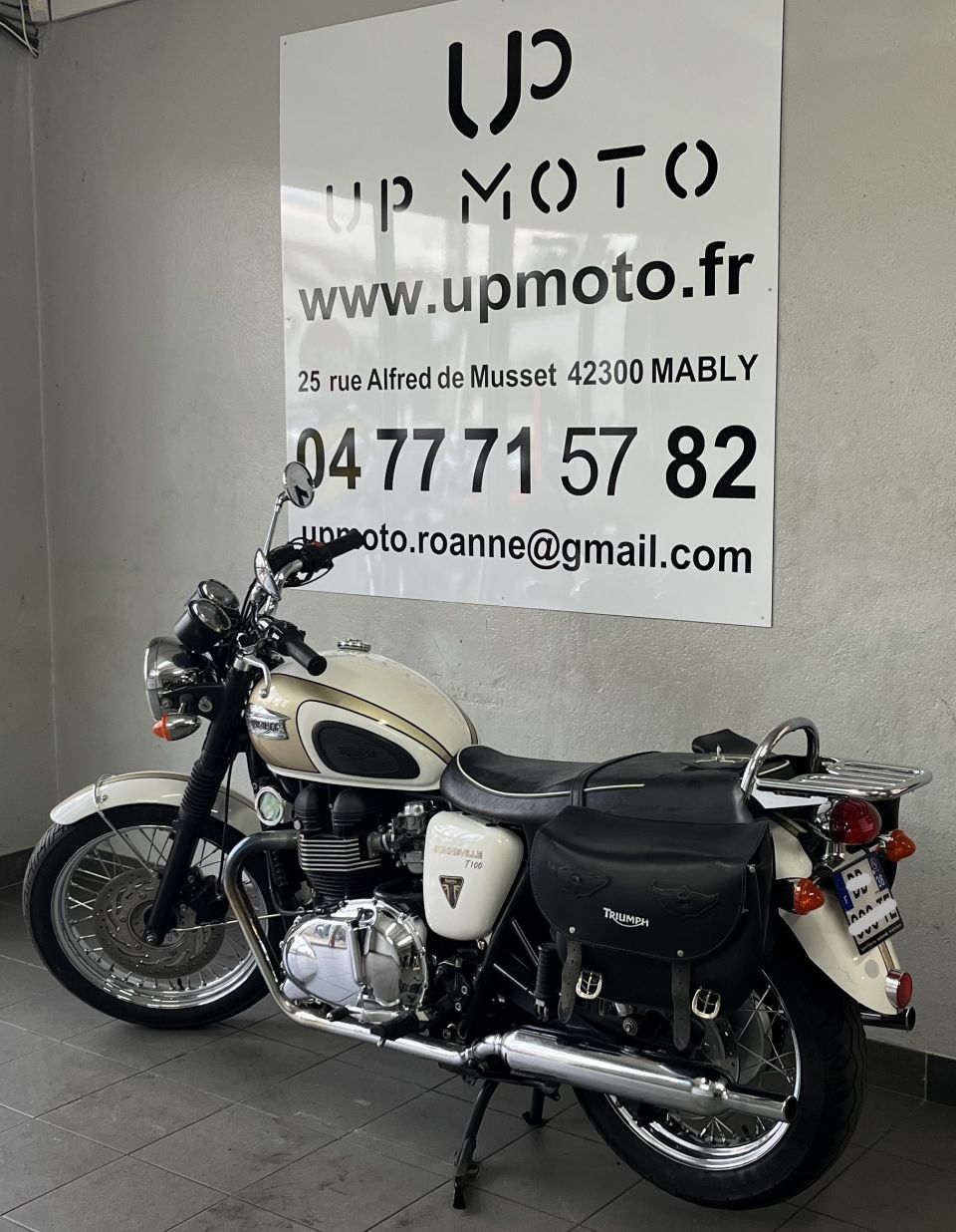 TRIUMPH Bonneville T100 4