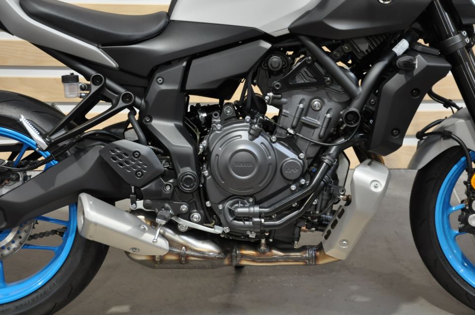 YAMAHA MT-07 (47.5CV) 4