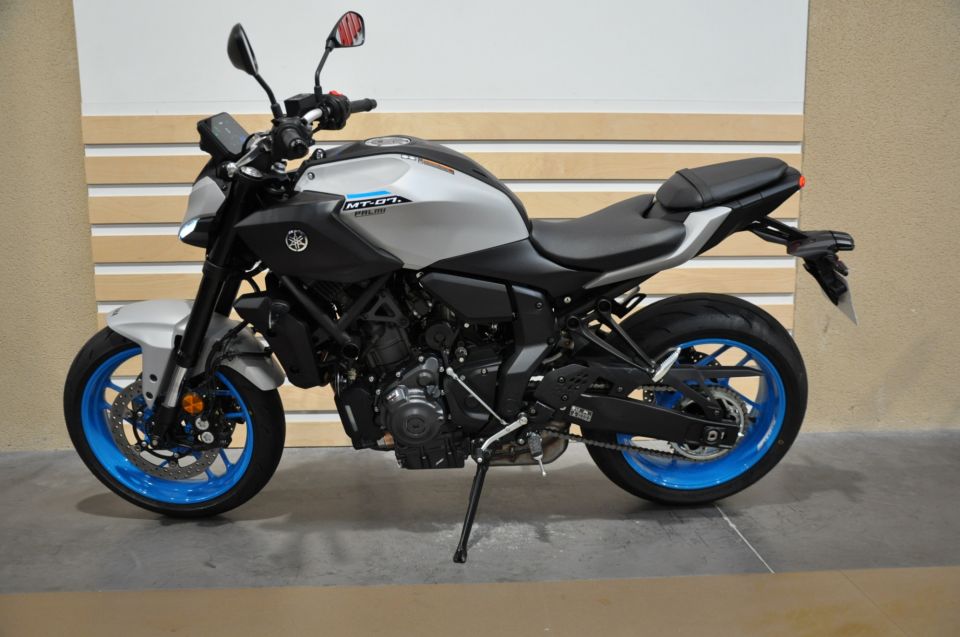 YAMAHA MT-07 (47.5CV) 4
