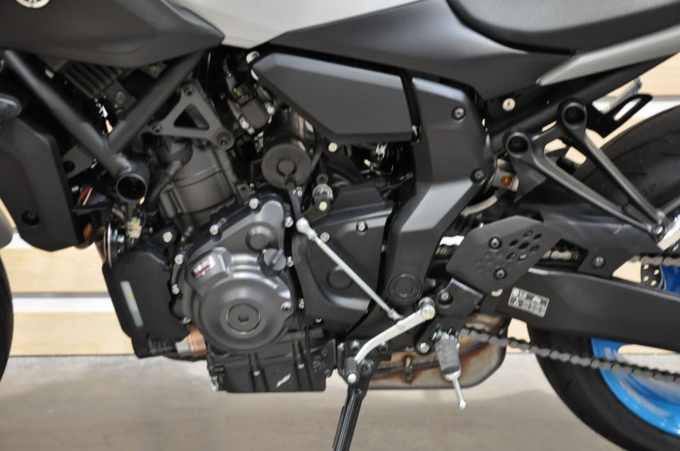 YAMAHA MT-07 (47.5CV) 4
