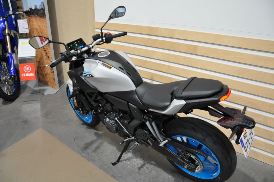 YAMAHA MT-07 (47.5CV) 4