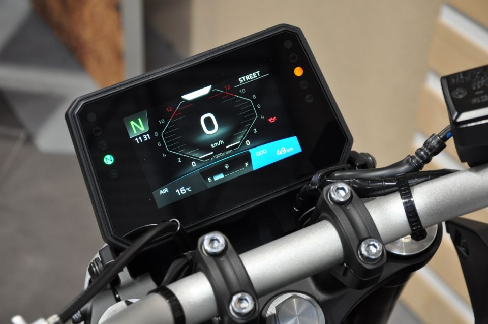 YAMAHA MT-07 (47.5CV) 4