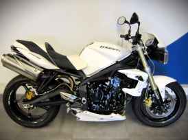 TRIUMPH STREET TRIPLE 675 - 2011