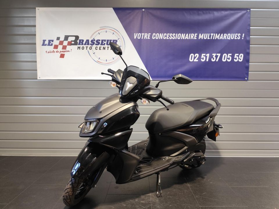 YAMAHA RayZR 125 4