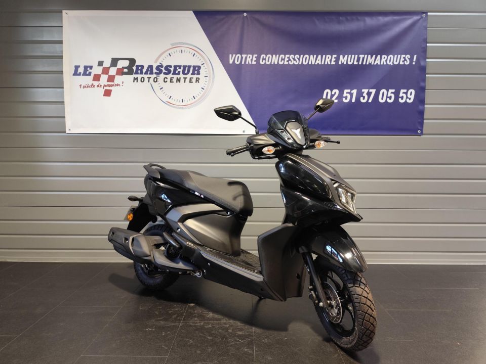 YAMAHA RayZR 125 4