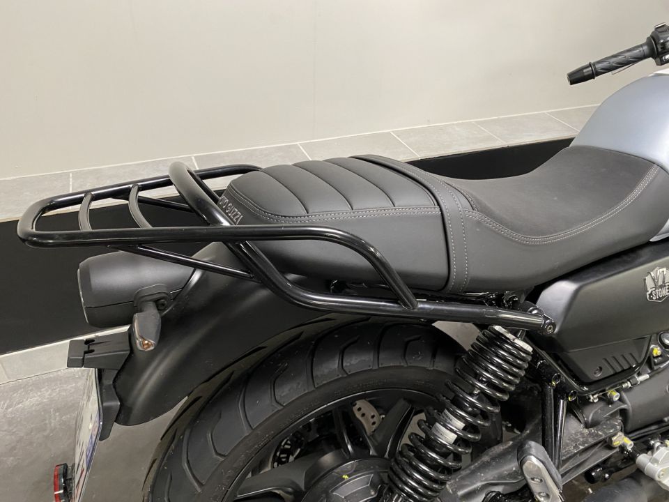 MOTO GUZZI V7 STONE 4