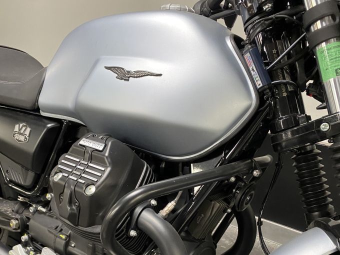 MOTO GUZZI V7 STONE 4