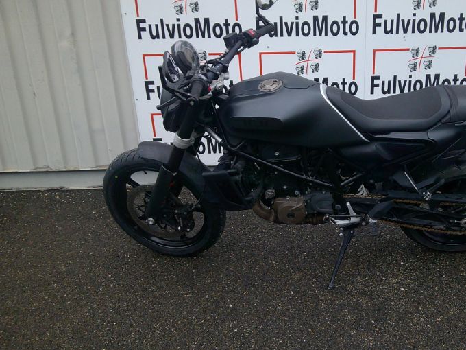 HUSQVARNA SVARTPILEN 701 4