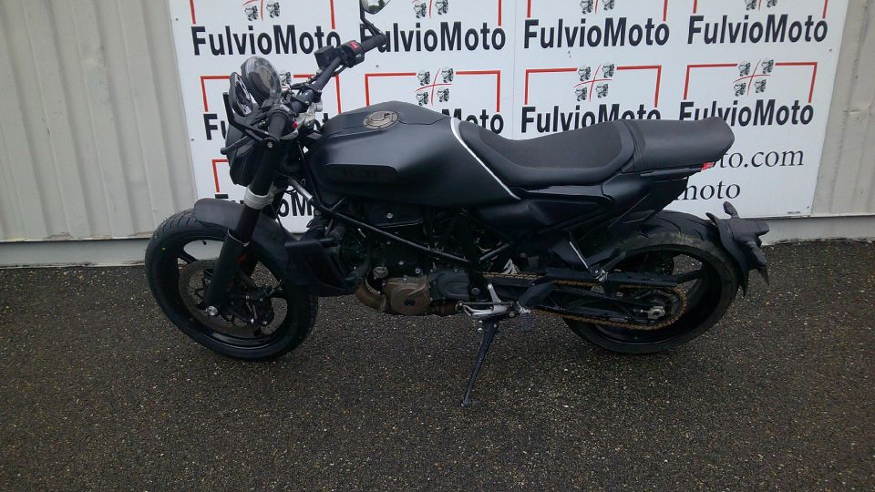 HUSQVARNA SVARTPILEN 701 4