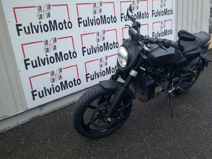 HUSQVARNA SVARTPILEN 701 4
