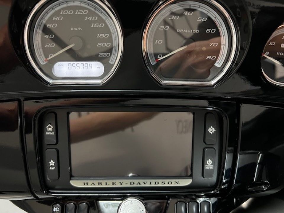 HARLEY-DAVIDSON TOURING ULTRA LIMITED 1745 LOW 4