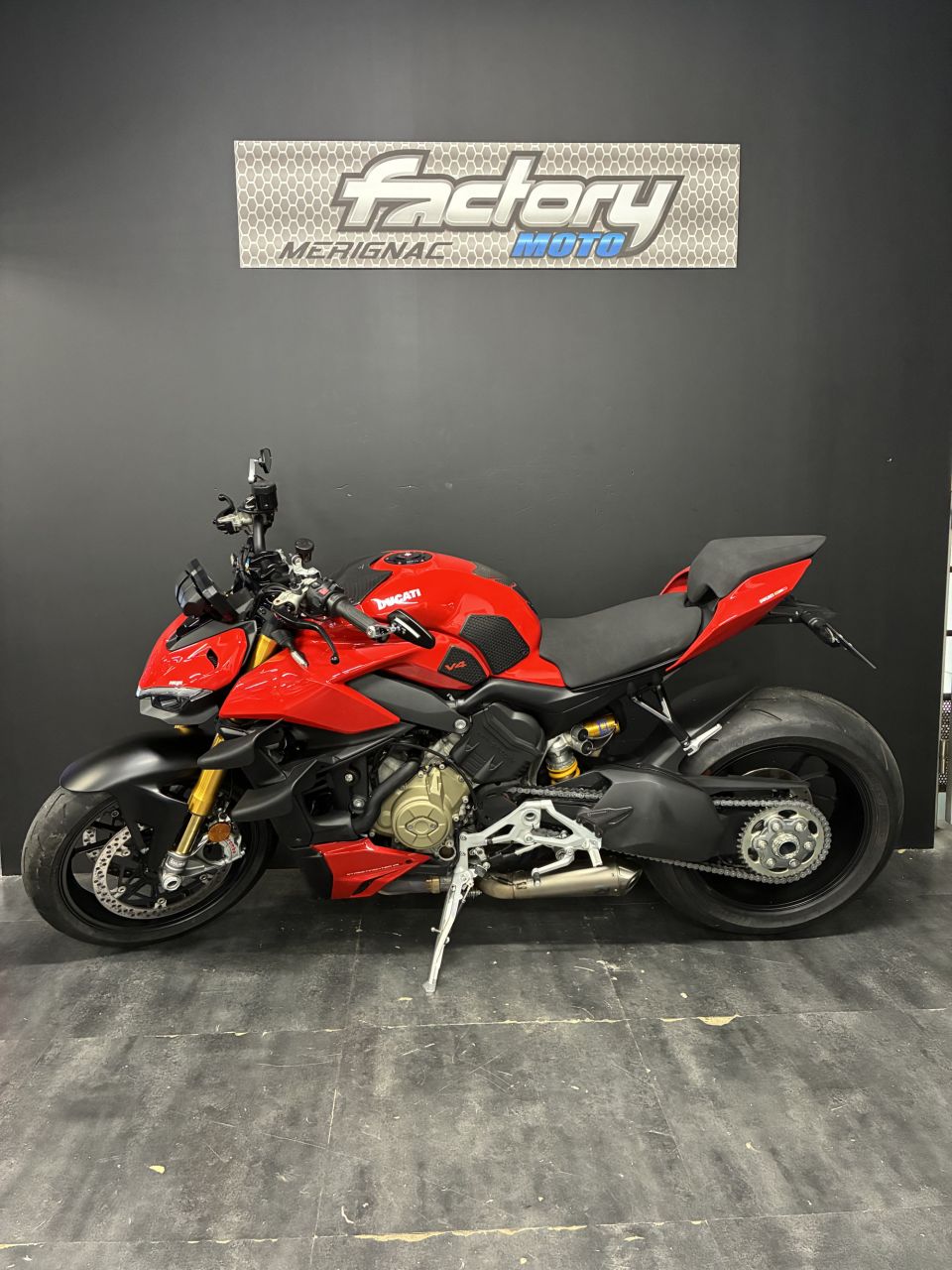 DUCATI STREETFIGHTER V4S 4