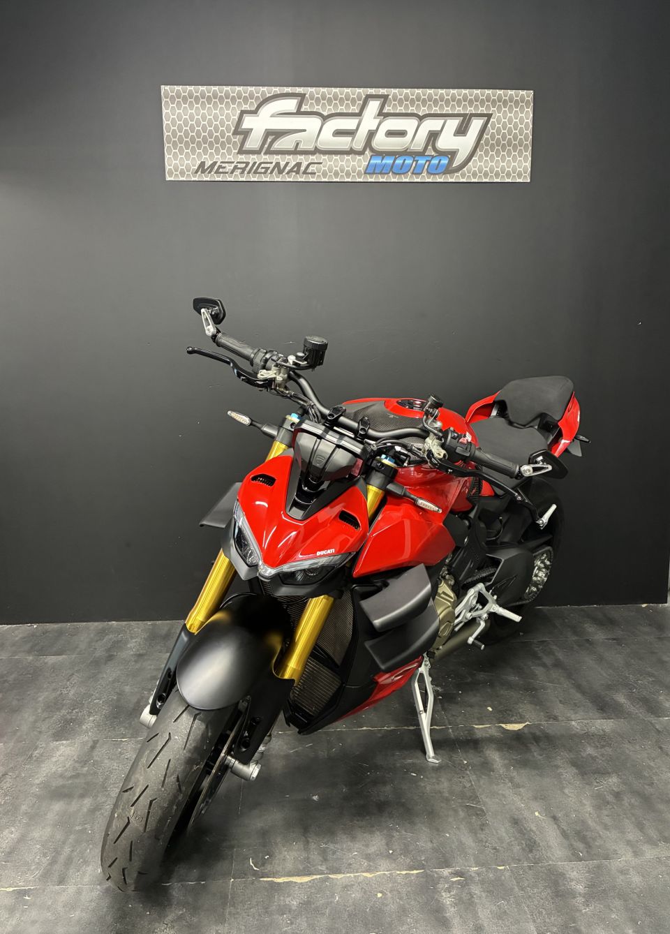 DUCATI STREETFIGHTER V4S 4