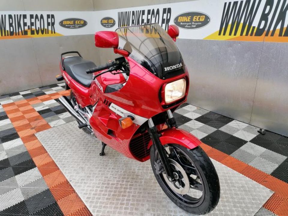 HONDA VF 1000 F 4