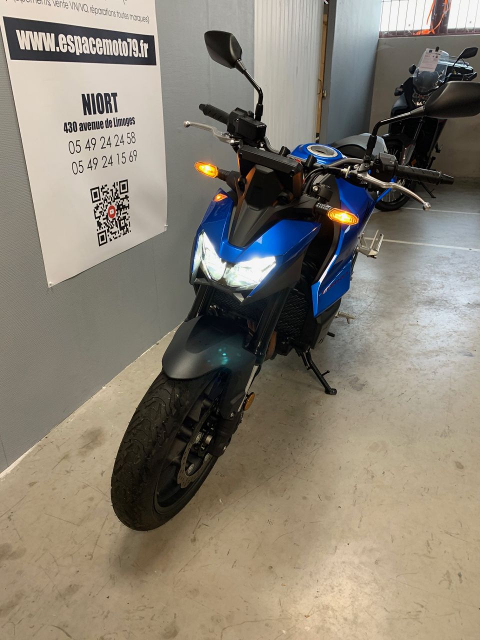 HONDA CB 750 HORNET 4