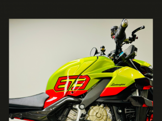 DUCATI Streetfighter V4 4