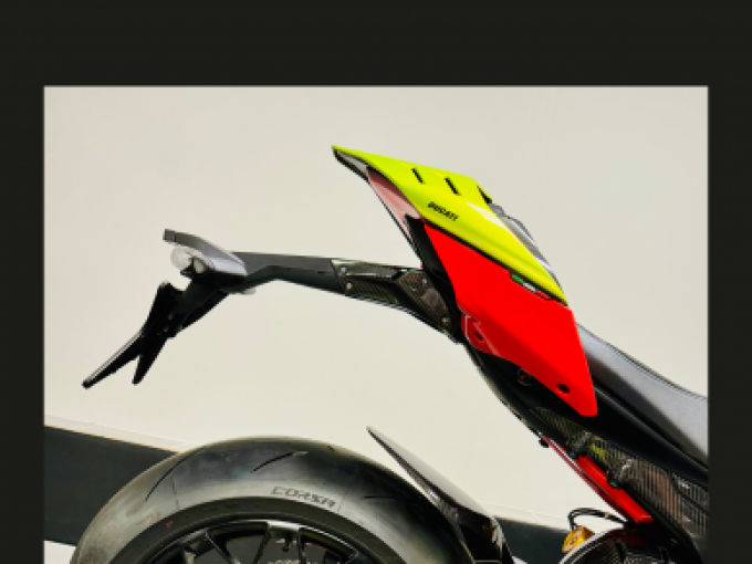 DUCATI Streetfighter V4 4